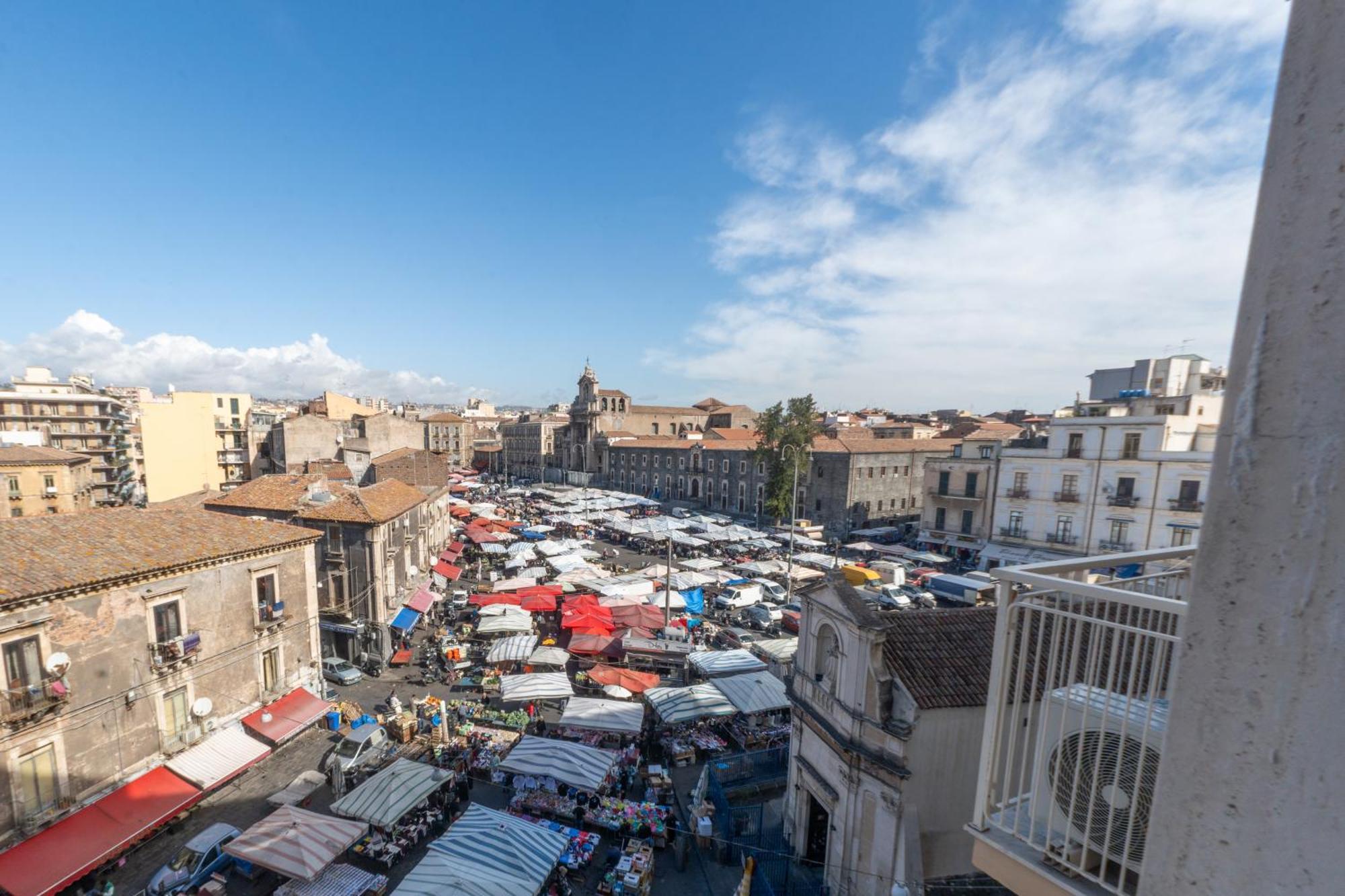 B&B I Miti Dell Etna Catania Centro Vicino Il Duomo Kültér fotó